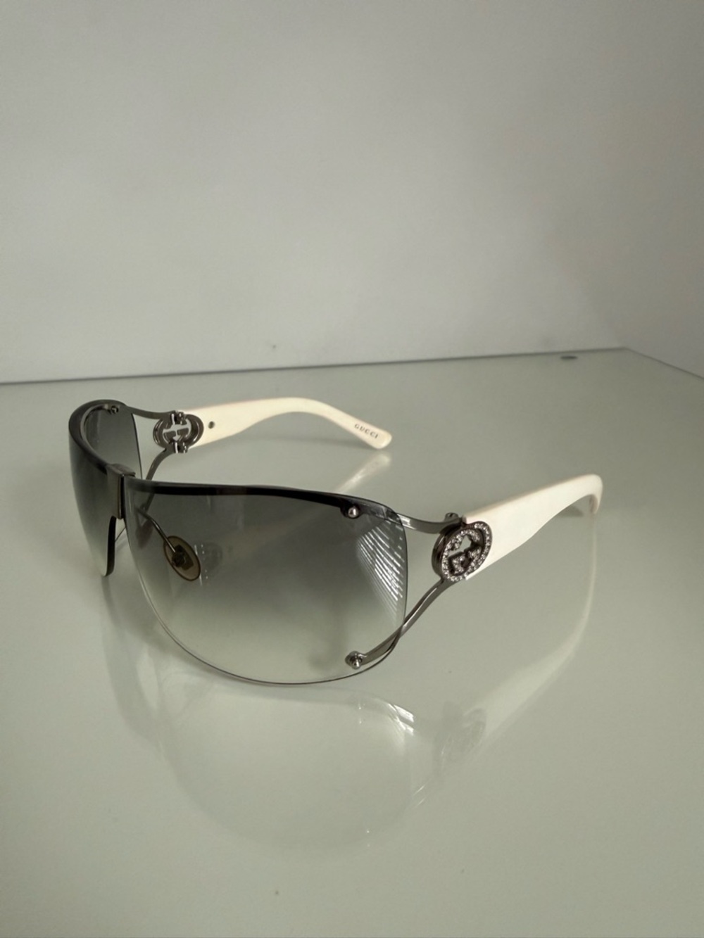 Gucci Women's Silver Gradient Shield Sunglasses with Crystal GG Logo - Picture 2 of 8